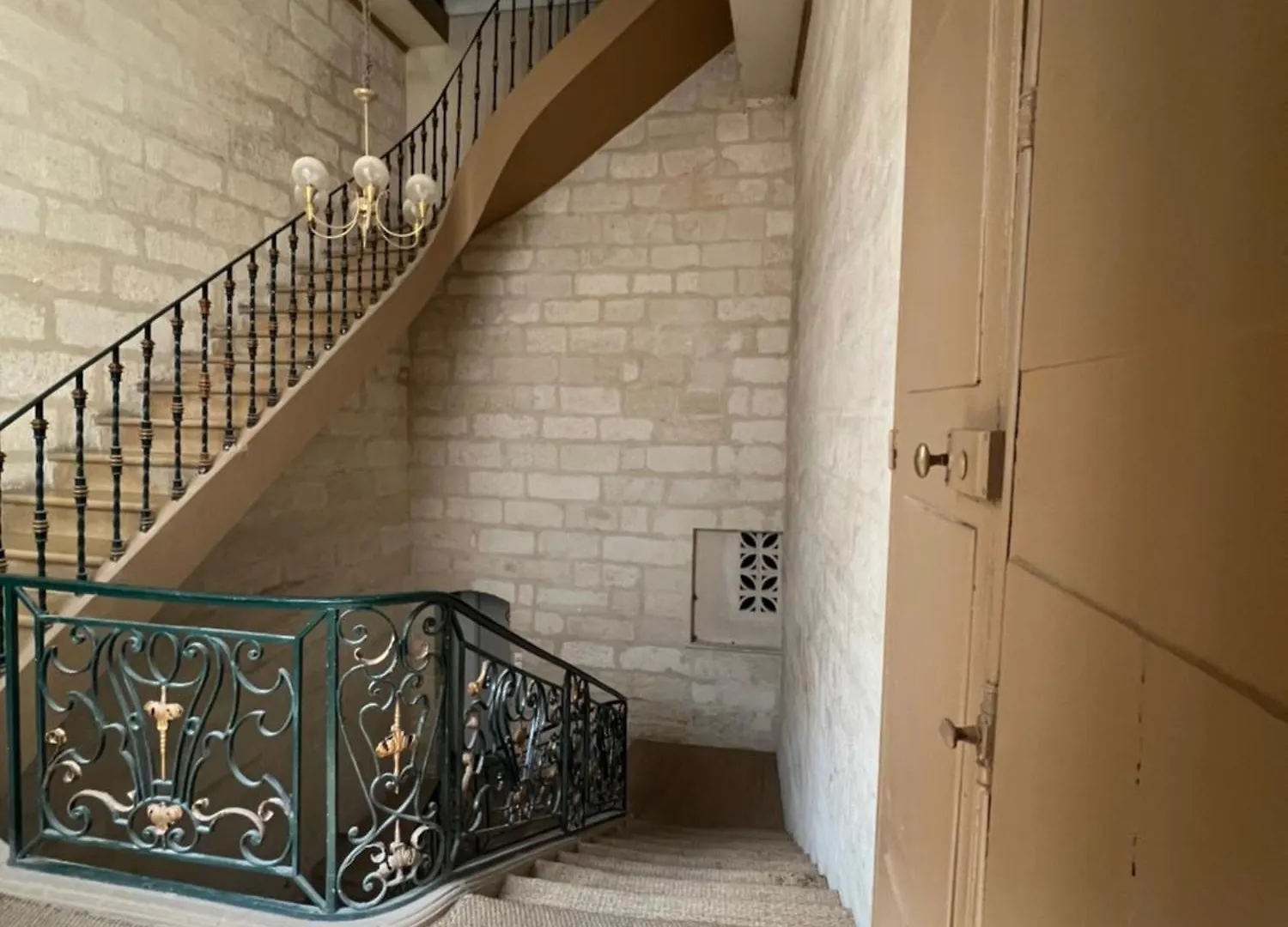 Apartament Elegant Studio Coeur Du Centre Ville Avec Wifi Awinion